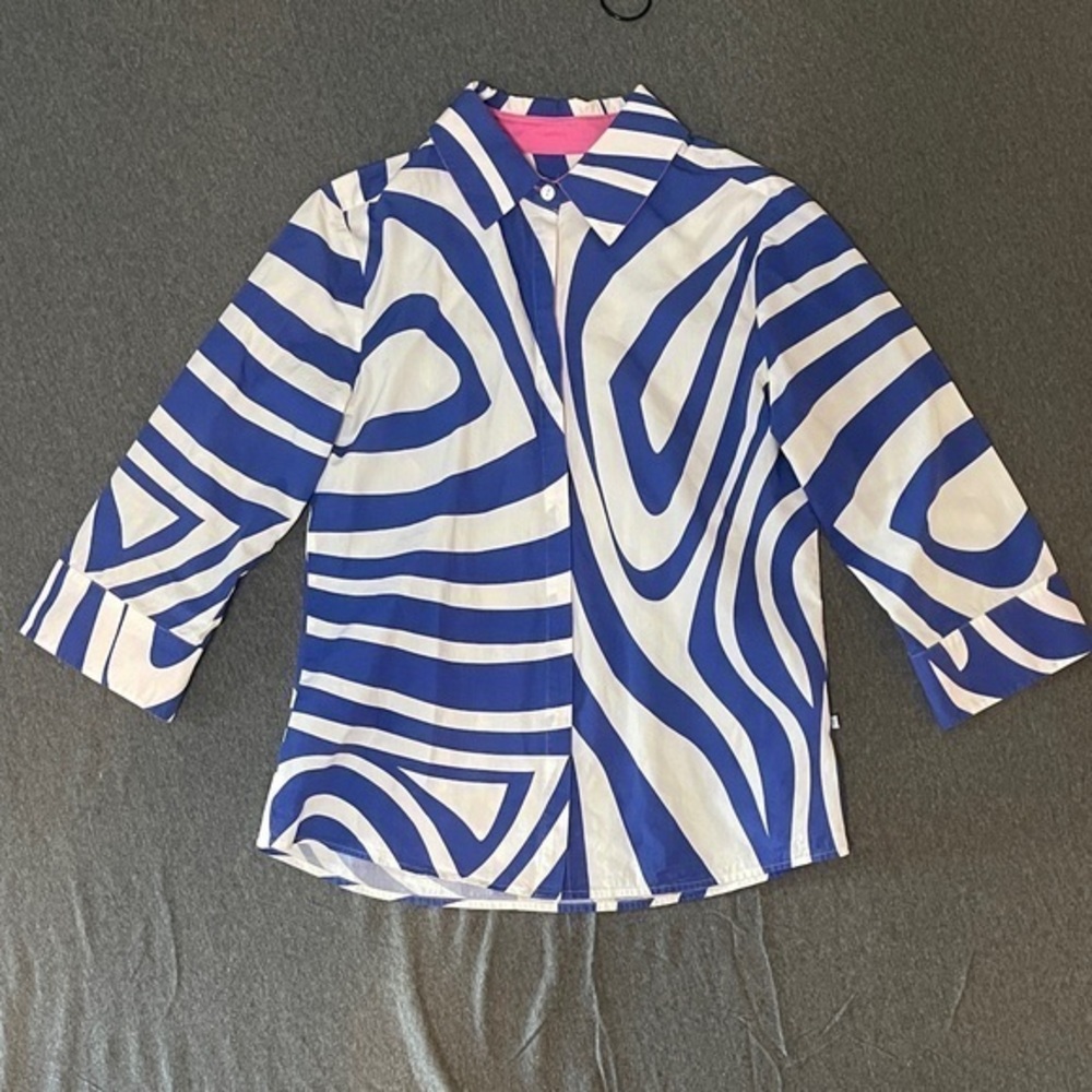 Women's Blue & White Graphic Stripe Button-Front Blouse size small
